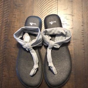 Sanuk grey yoga sling sandals